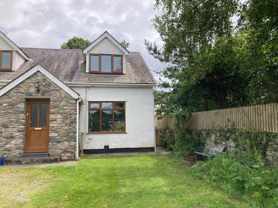 Self-Contained Ensuite Double Or Twin Bedroom In Pentir Bangor  Exterior photo